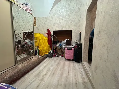 Satılır 4 otaqlı mənzil 120 m²