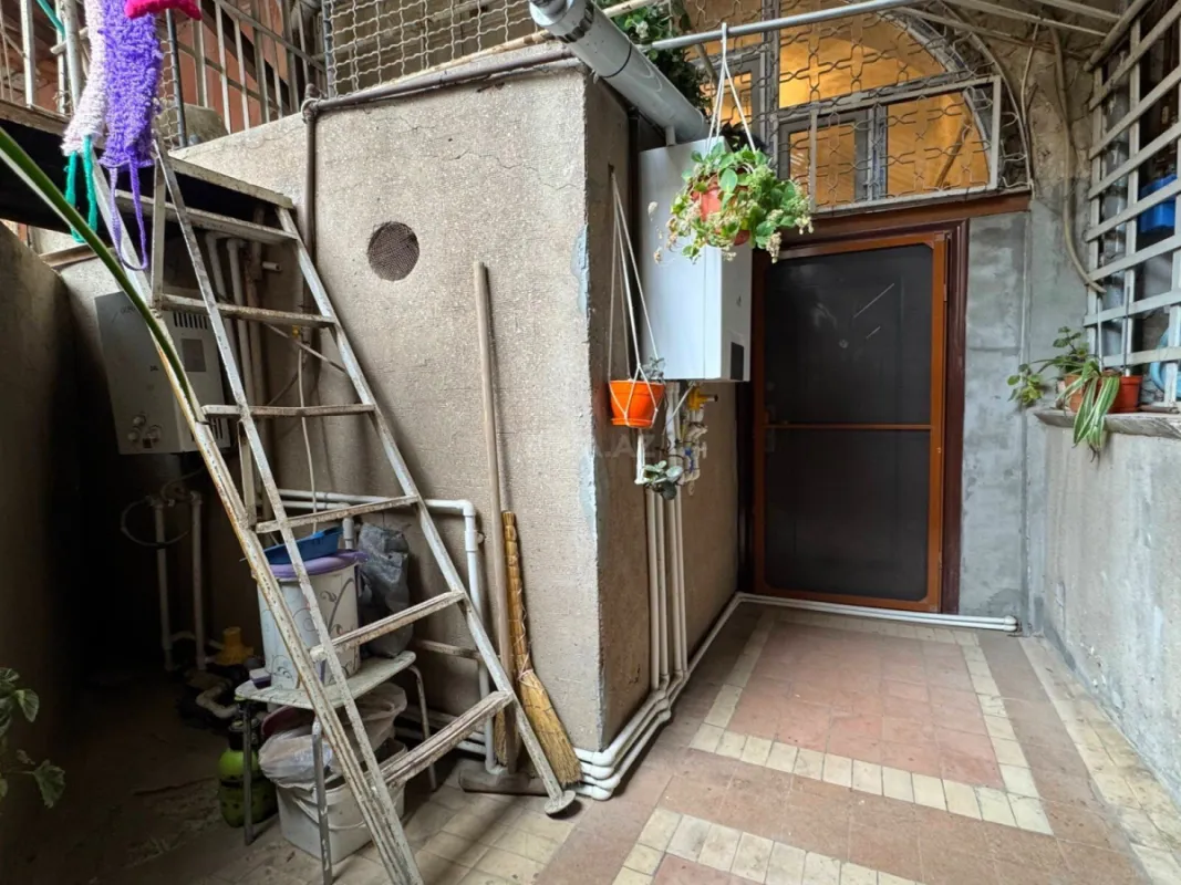 Satılır 4 otaqlı mənzil 120 m²