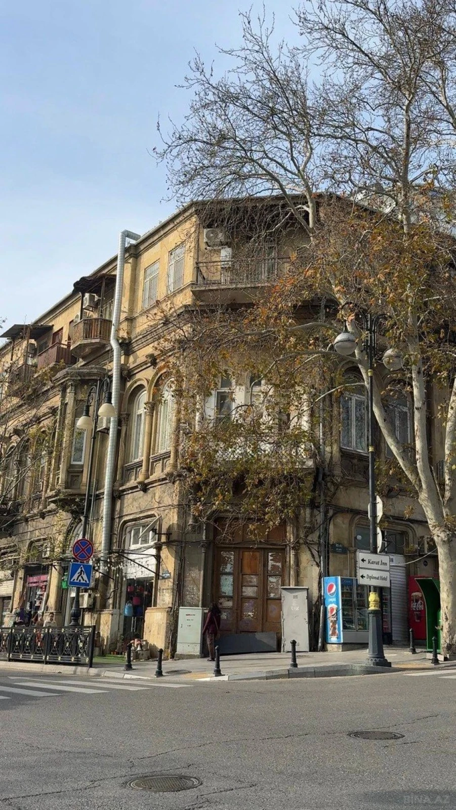 Satılır 4 otaqlı mənzil 120 m²