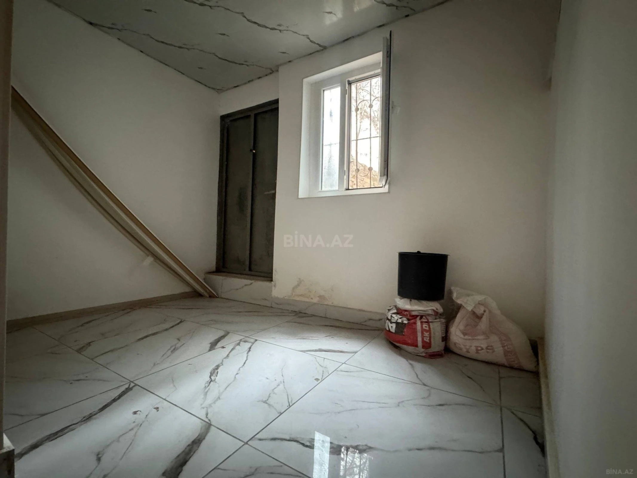 Satılır 4 otaqlı mənzil 120 m²