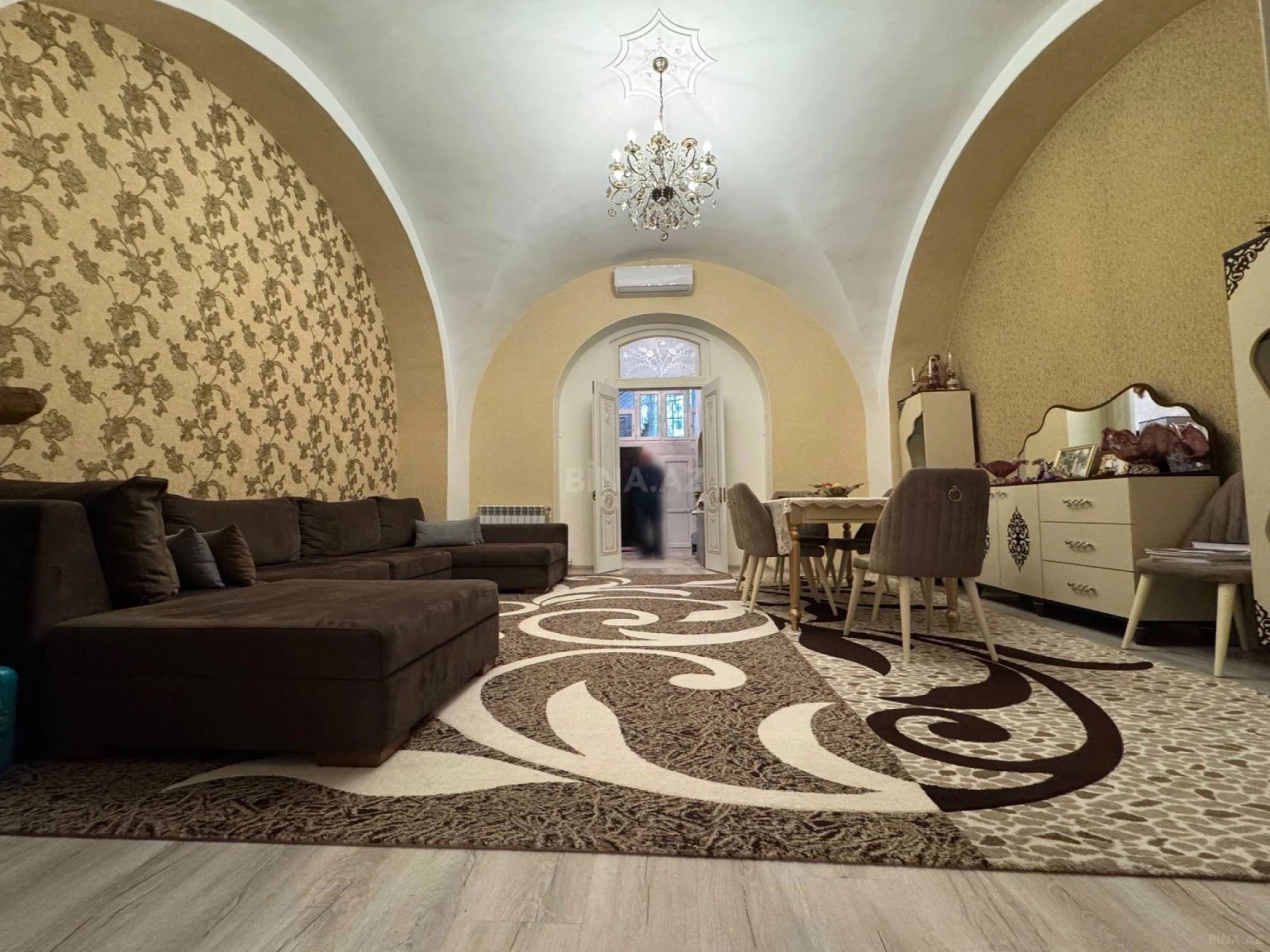 Satılır 4 otaqlı mənzil 120 m²