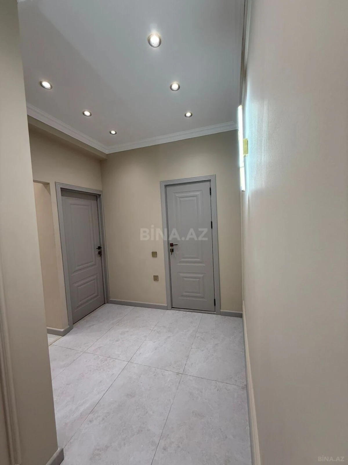 Satılır 2 otaqlı mənzil 55 m²