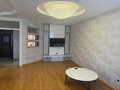 Kirayə verilir 2 otaqlı mənzil 80 m²