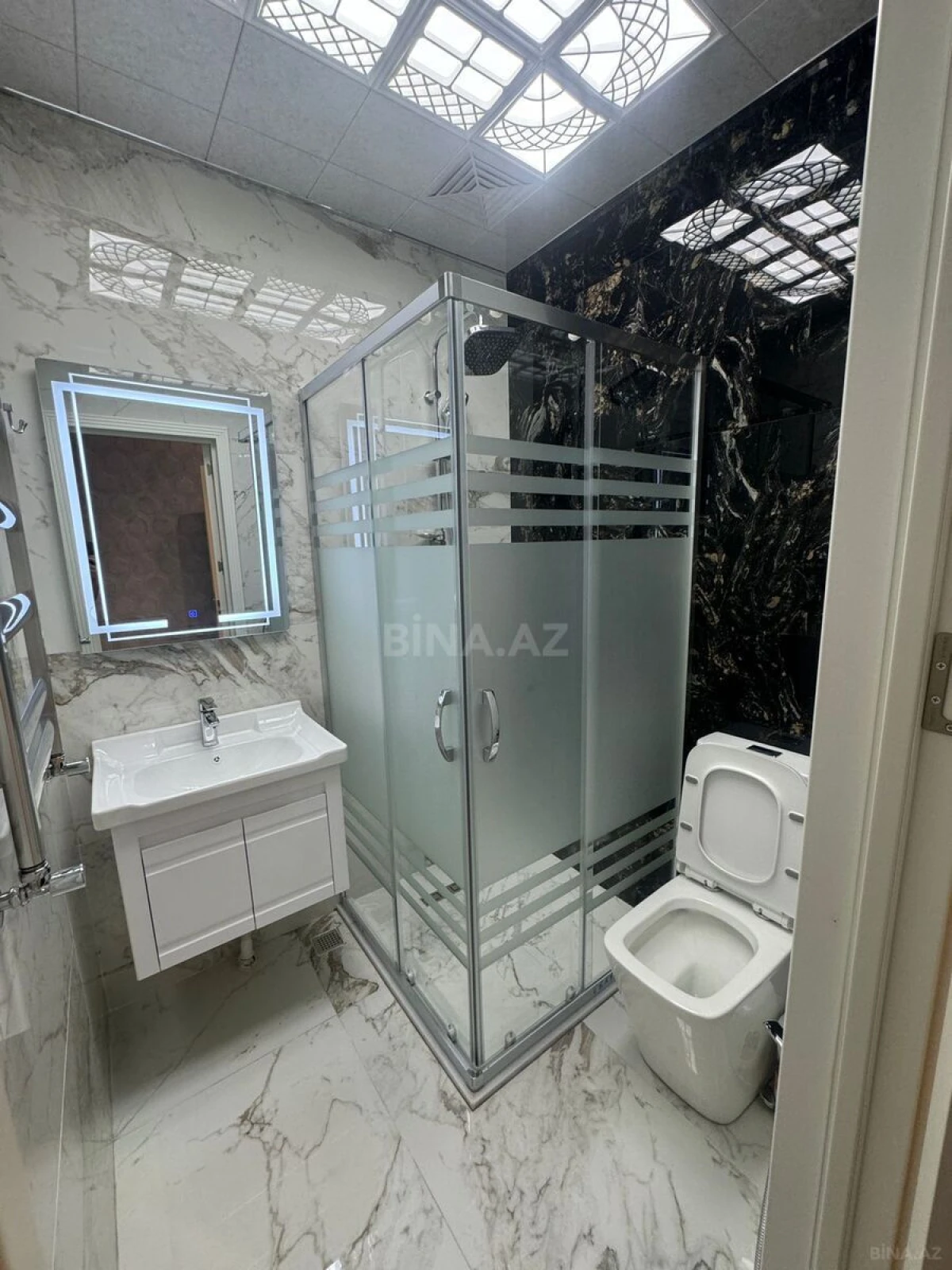 Kirayə verilir 3 otaqlı mənzil 130 m²