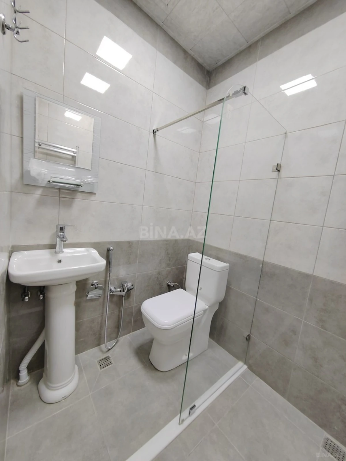 Satılır 1 otaqlı mənzil 44 m²