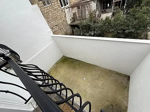 Satılır 6 otaqlı həyət evi 250 m²