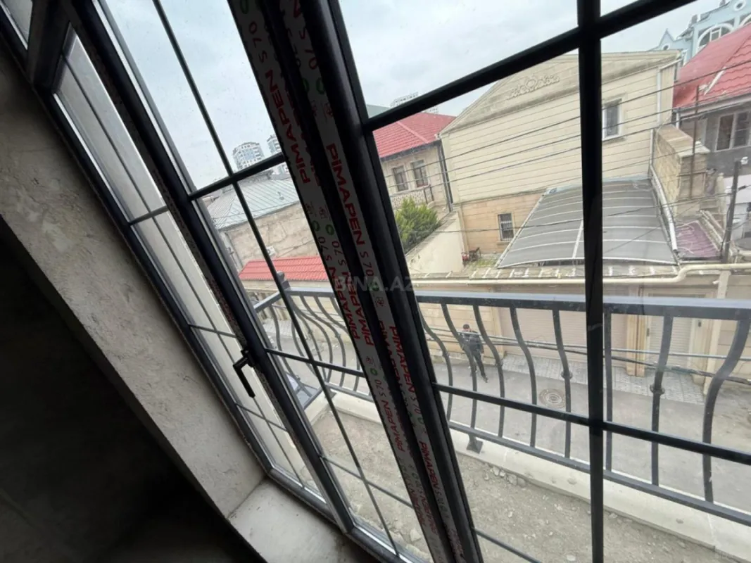 Satılır 6 otaqlı həyət evi 250 m²