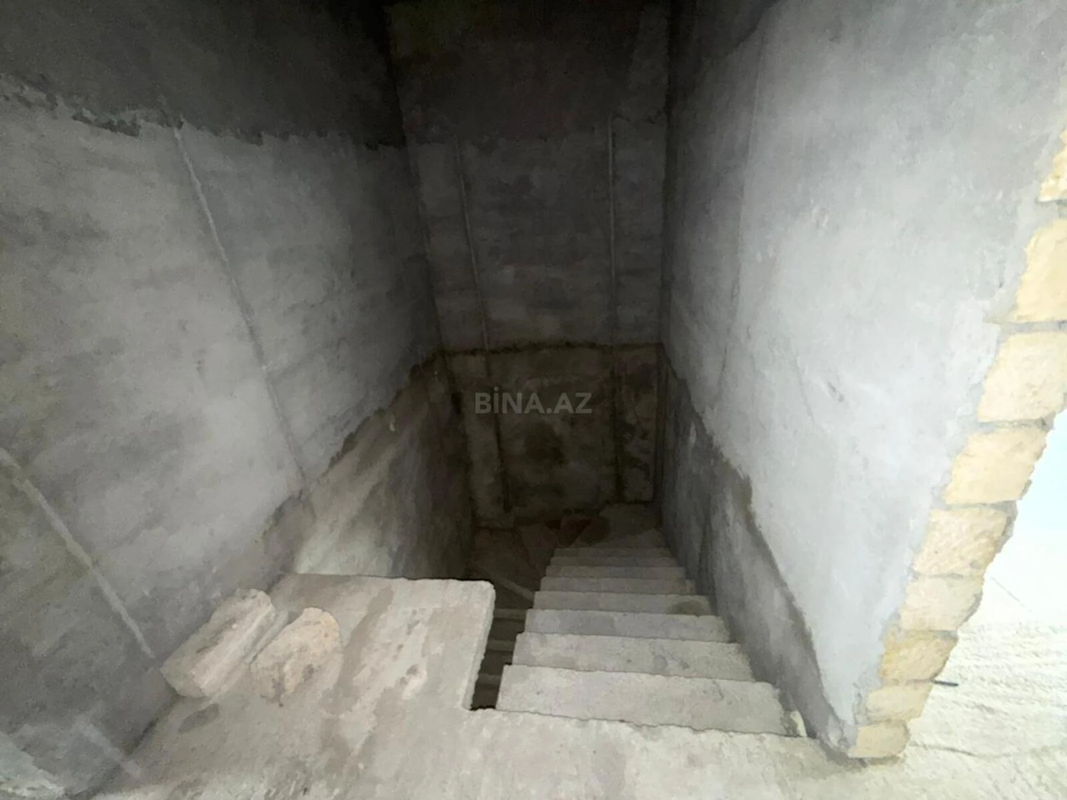 Satılır 6 otaqlı həyət evi 250 m²