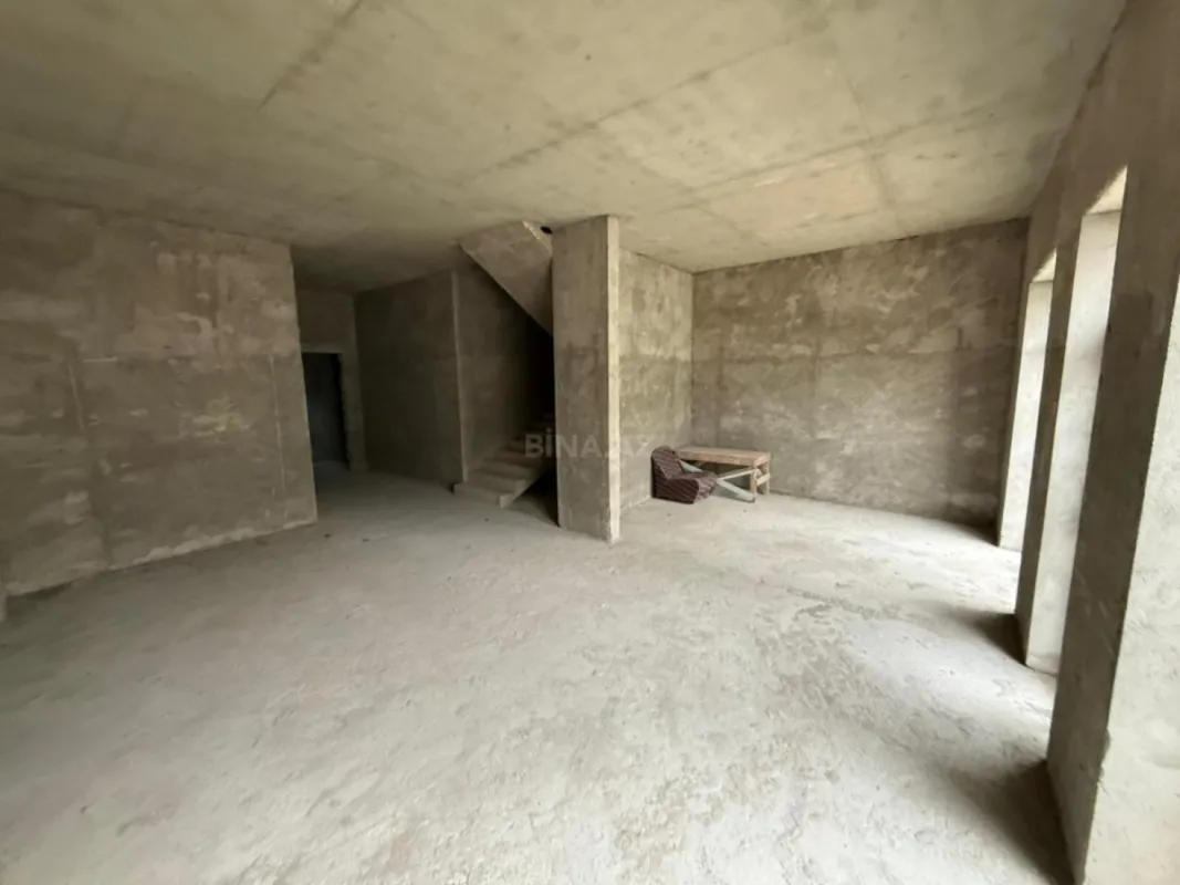 Satılır 6 otaqlı həyət evi 250 m²