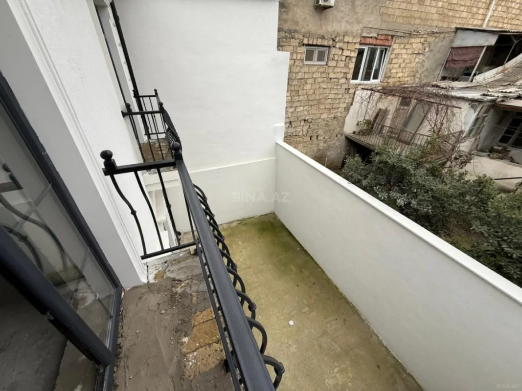 Satılır 6 otaqlı həyət evi 250 m²