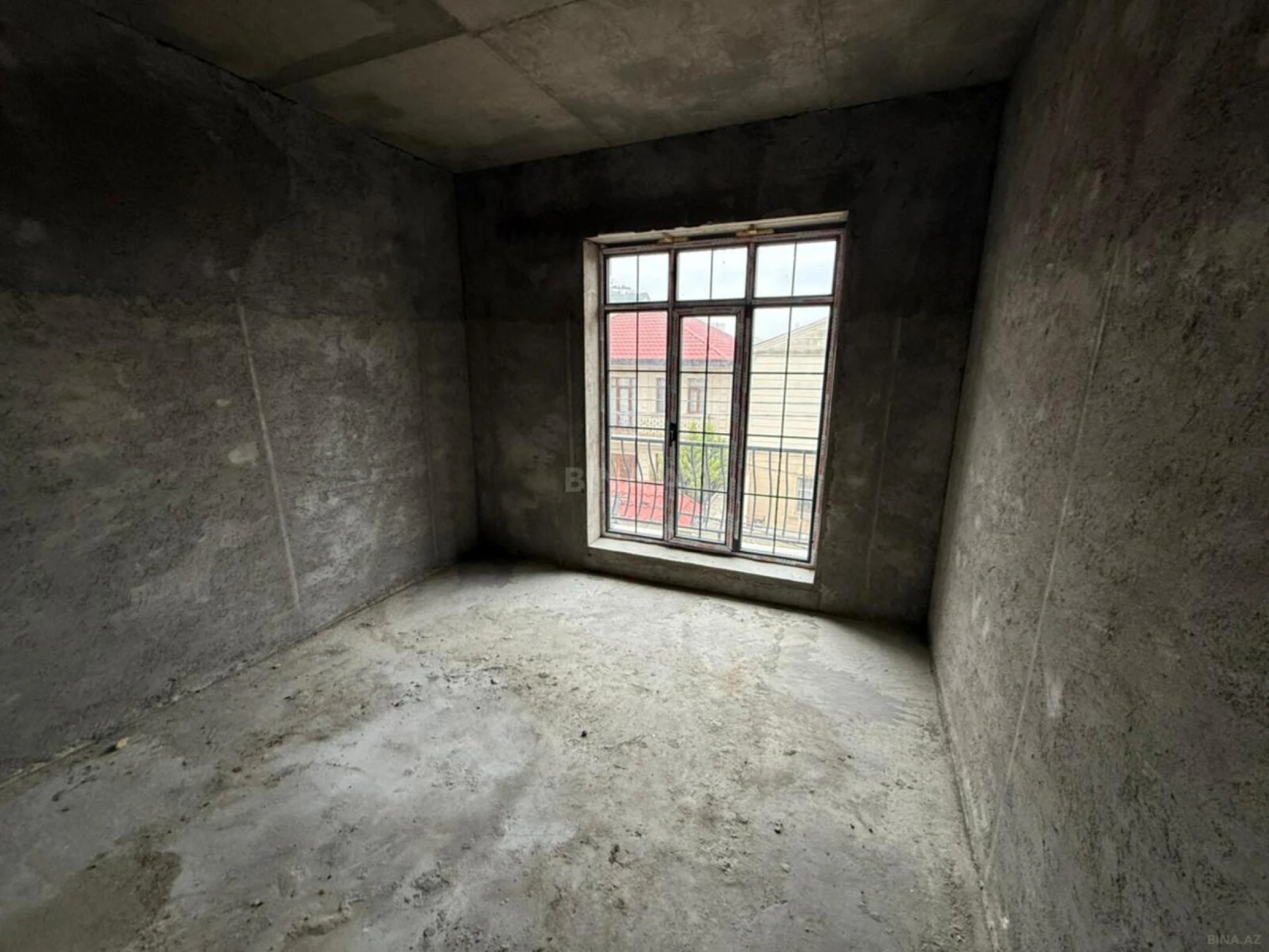 Satılır 6 otaqlı həyət evi 250 m²