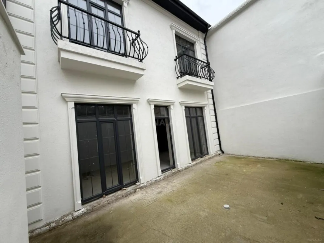 Satılır 6 otaqlı həyət evi 250 m²
