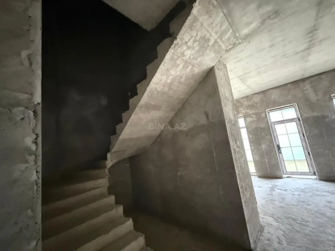 Satılır 6 otaqlı həyət evi 250 m²