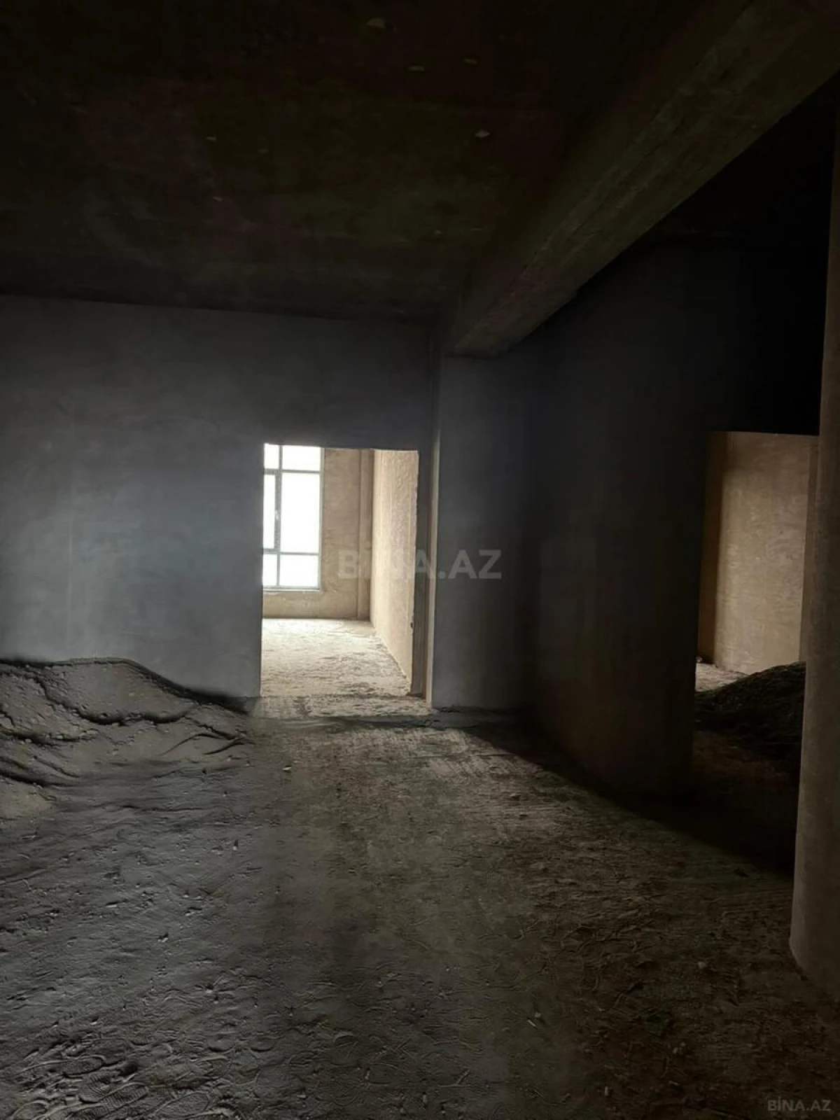 Satılır 3 otaqlı mənzil 158 m²