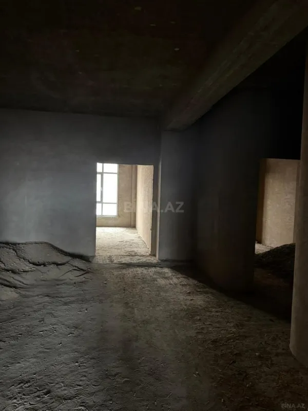 Satılır 3 otaqlı mənzil 158 m²