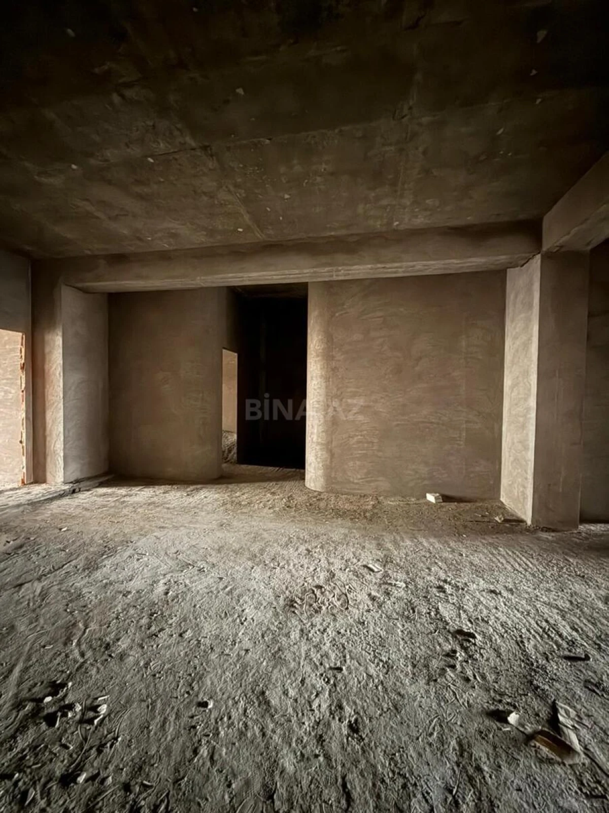 Satılır 3 otaqlı mənzil 158 m²