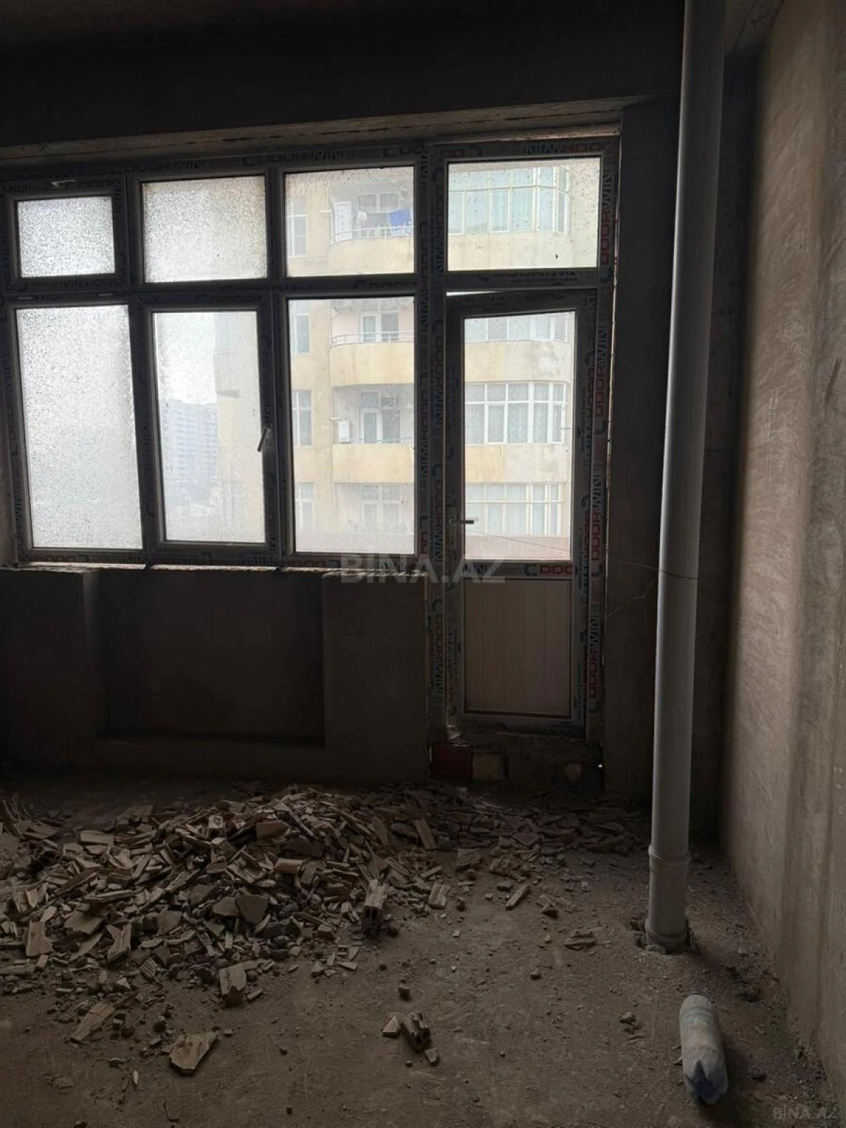 Satılır 3 otaqlı mənzil 158 m²