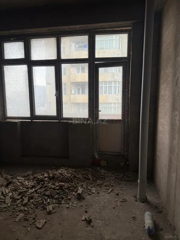 Satılır 3 otaqlı mənzil 158 m²