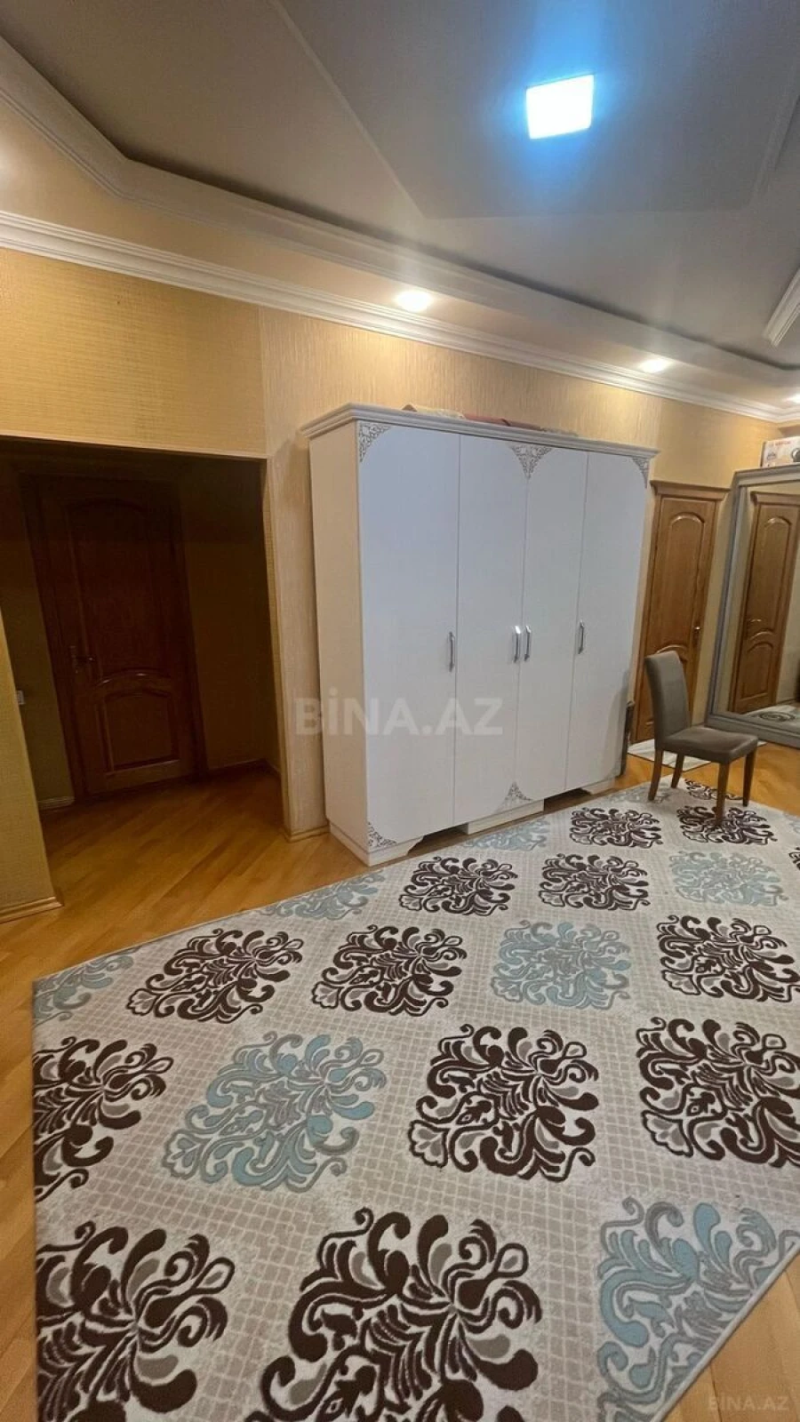 Satılır 3 otaqlı mənzil 150 m²