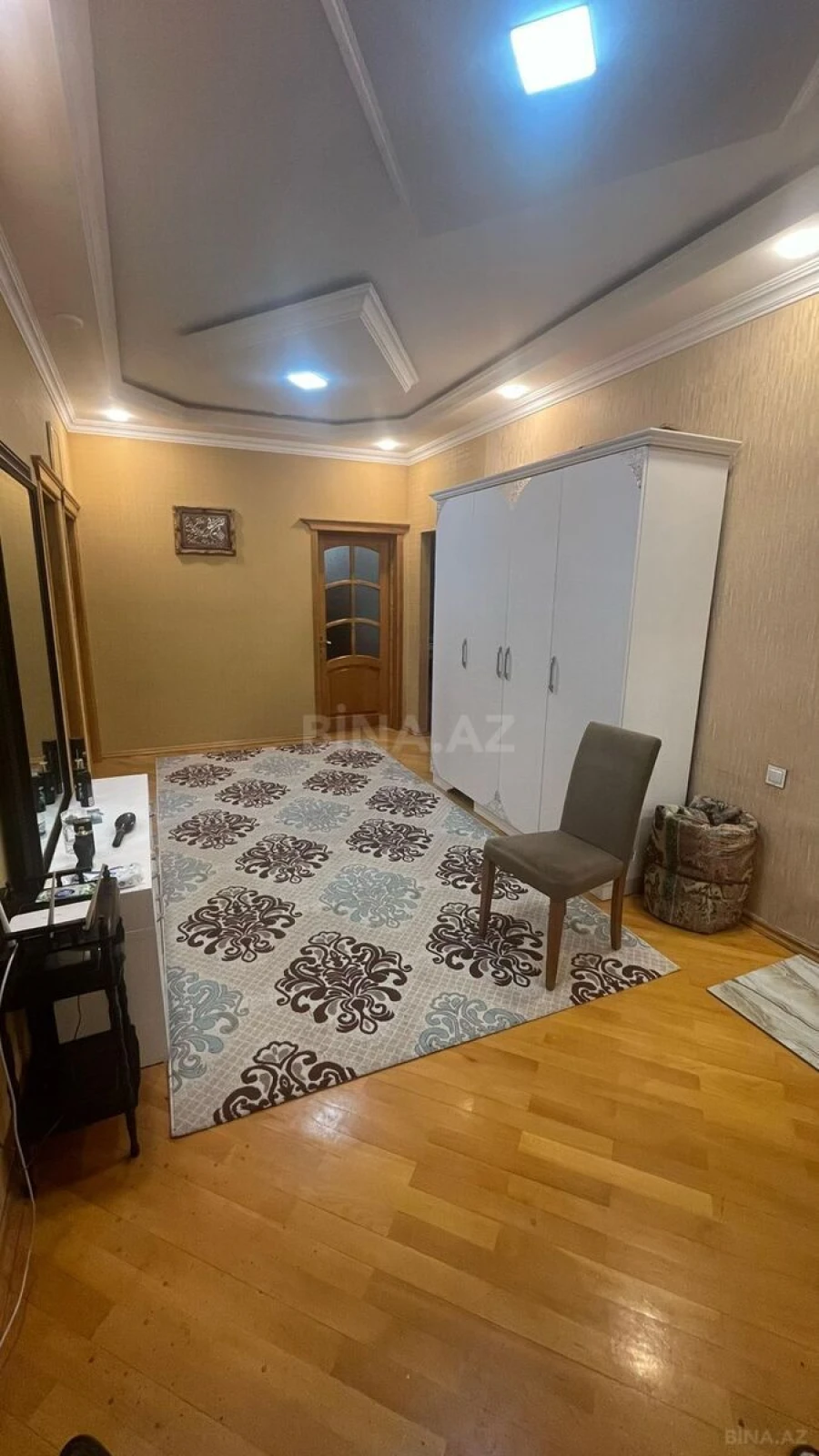 Satılır 3 otaqlı mənzil 150 m²