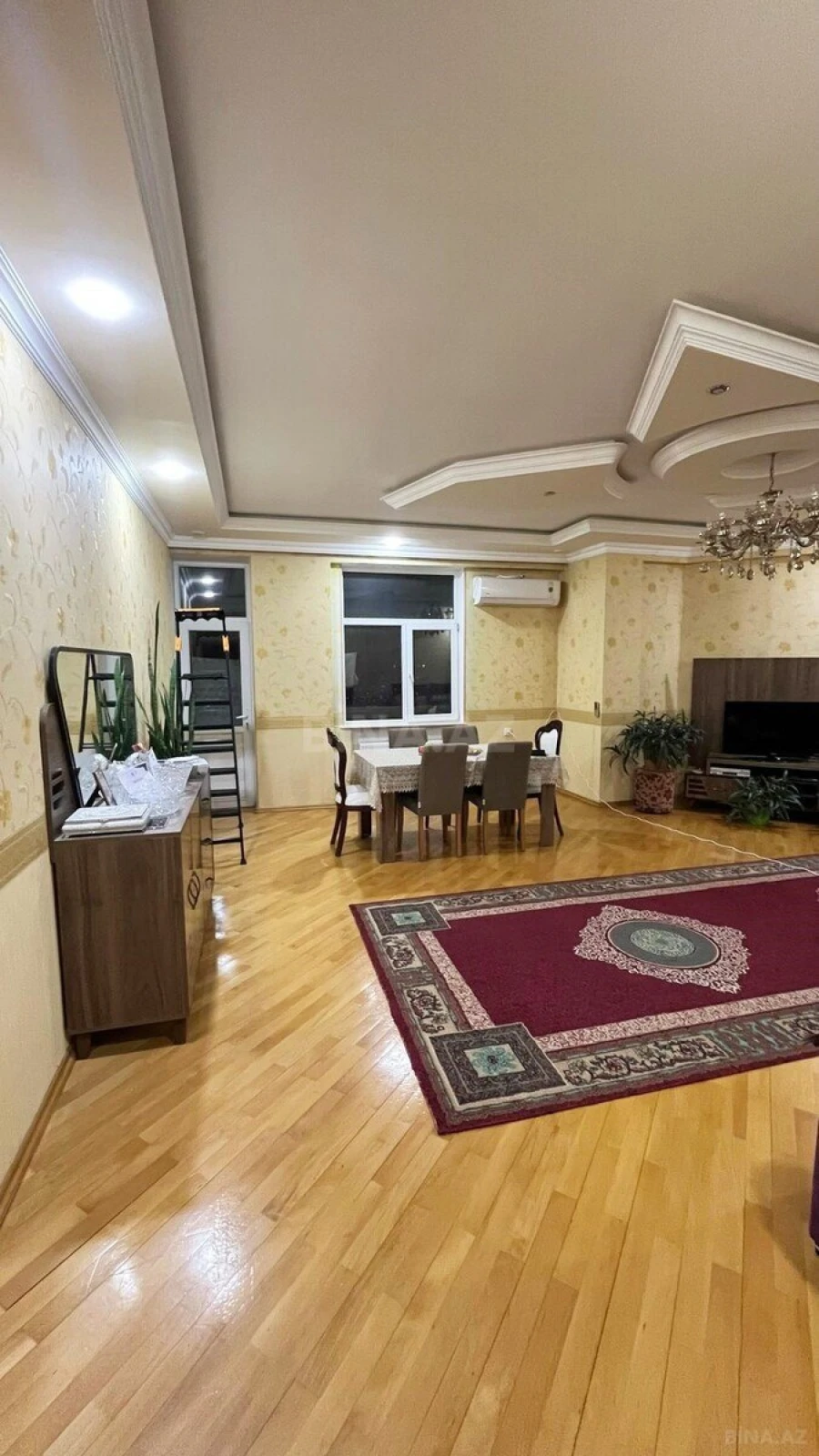 Satılır 3 otaqlı mənzil 150 m²