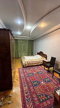 Satılır 3 otaqlı mənzil 150 m²