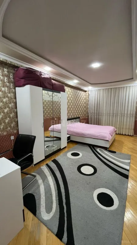 Satılır 3 otaqlı mənzil 150 m²