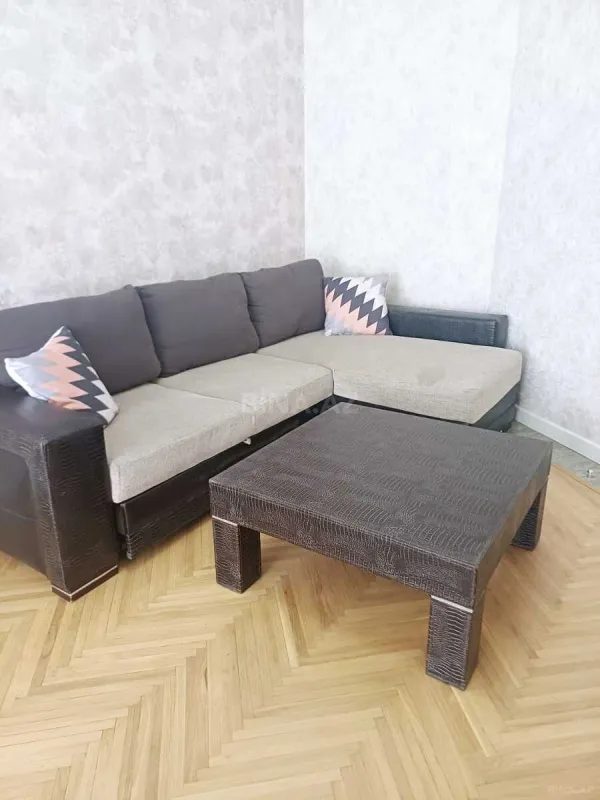 Kirayə verilir 3 otaqlı mənzil 125 m²