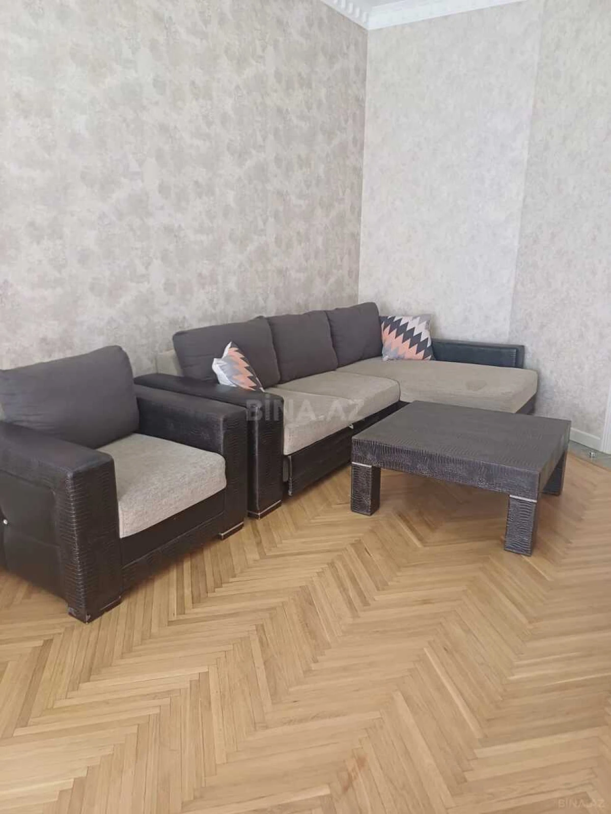 Kirayə verilir 3 otaqlı mənzil 125 m²