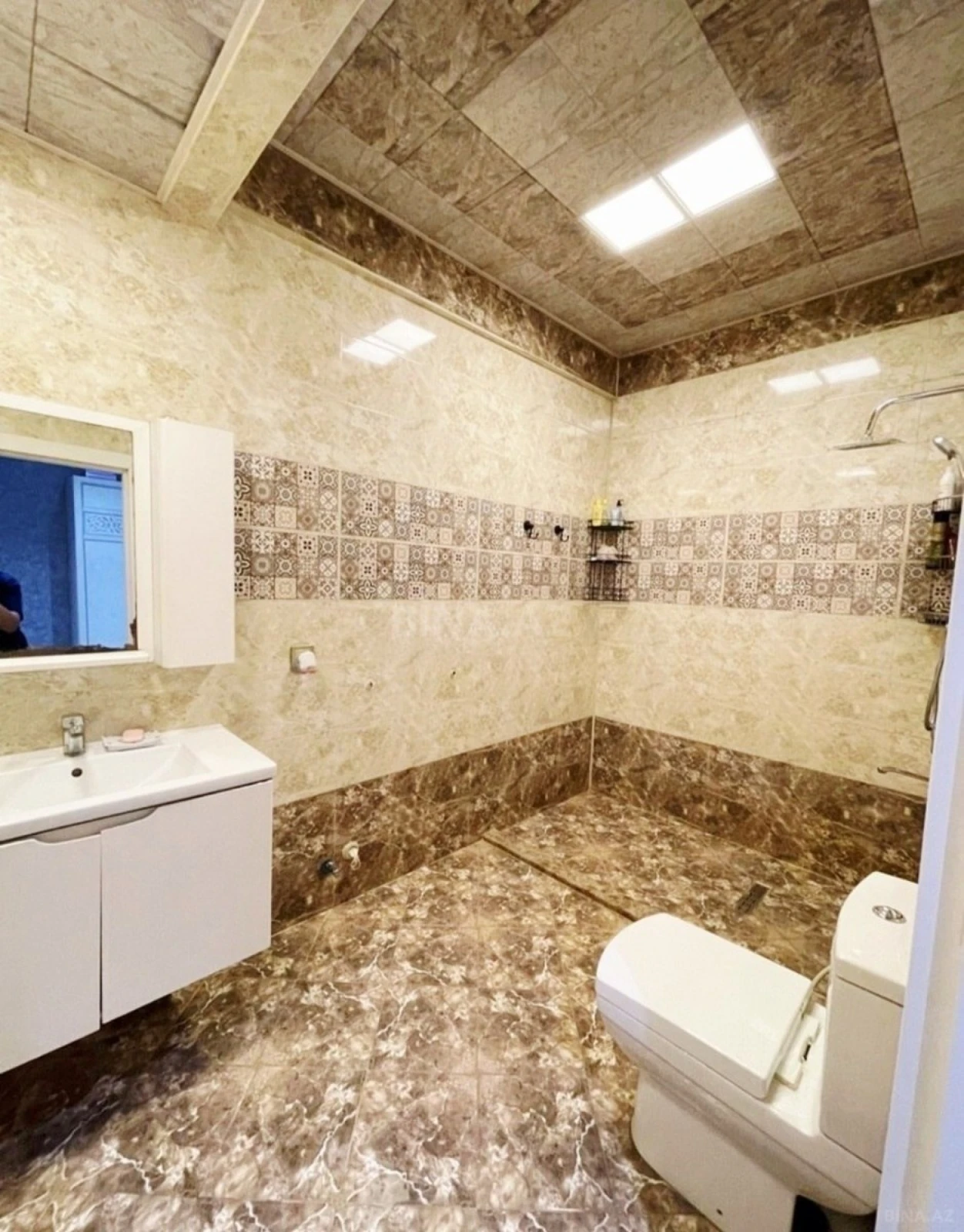 Satılır 2 otaqlı mənzil 65 m²
