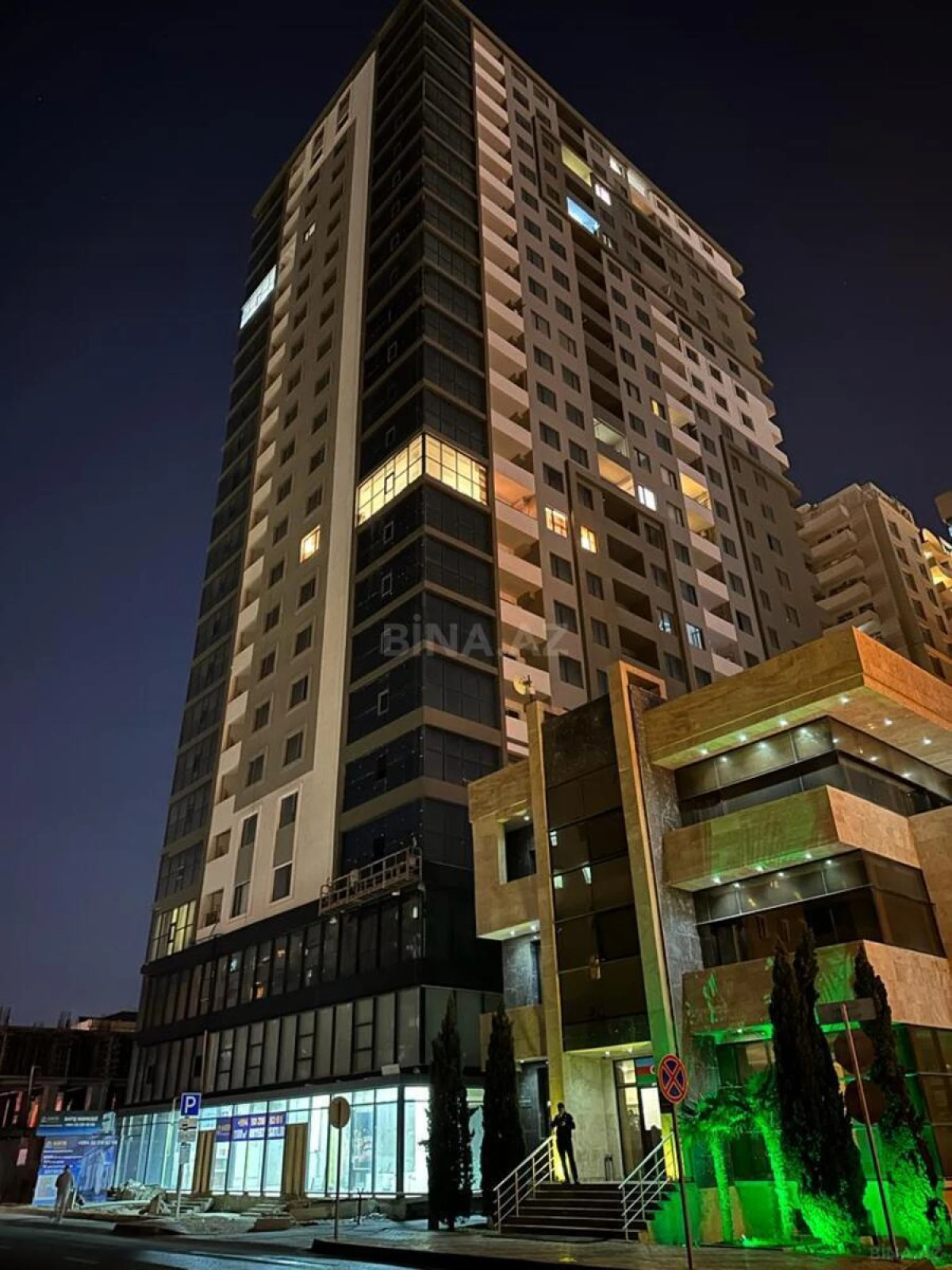 Satılır 2 otaqlı mənzil 76 m²