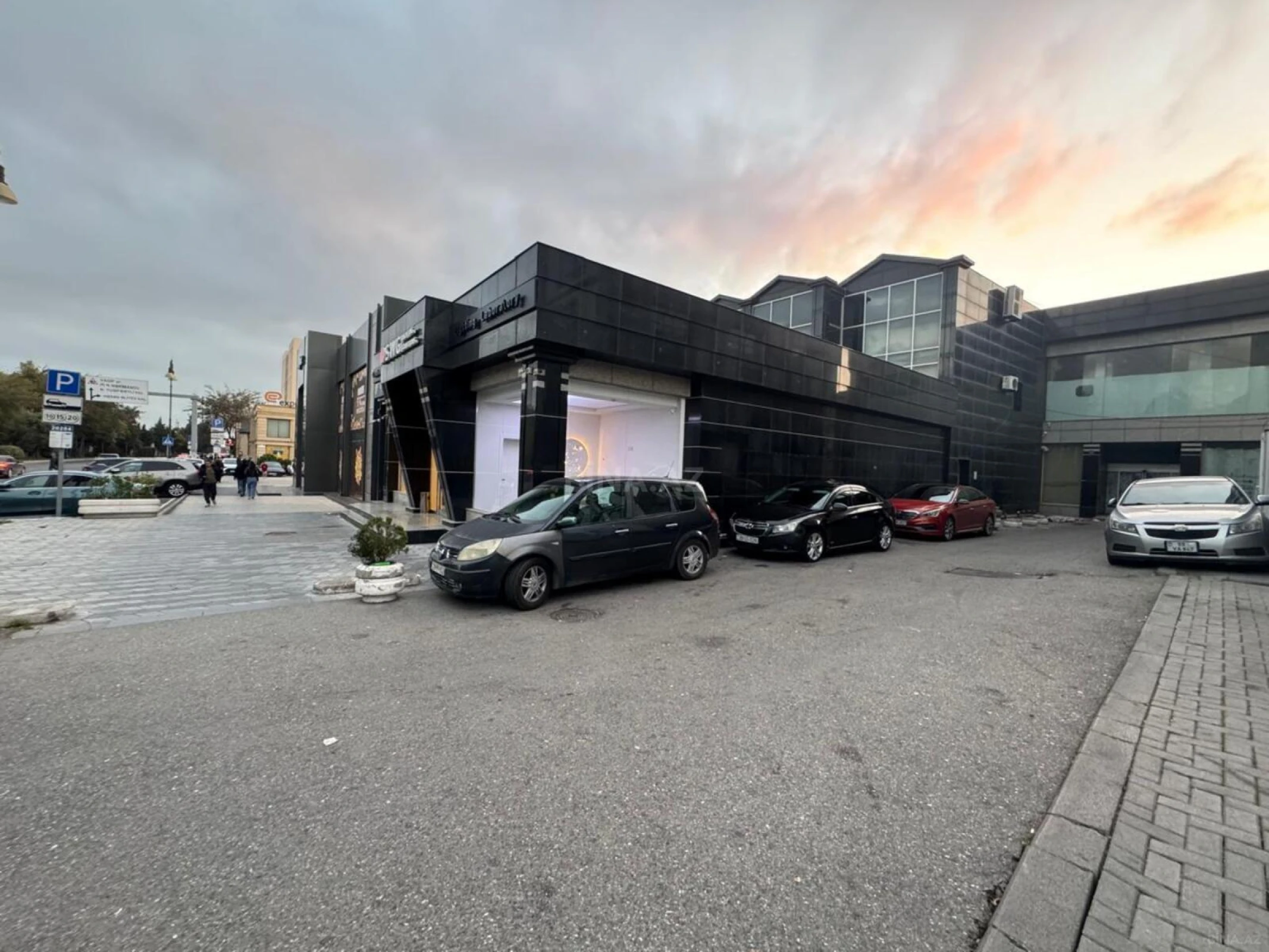 Kirayə verilir obyekt 150 m²