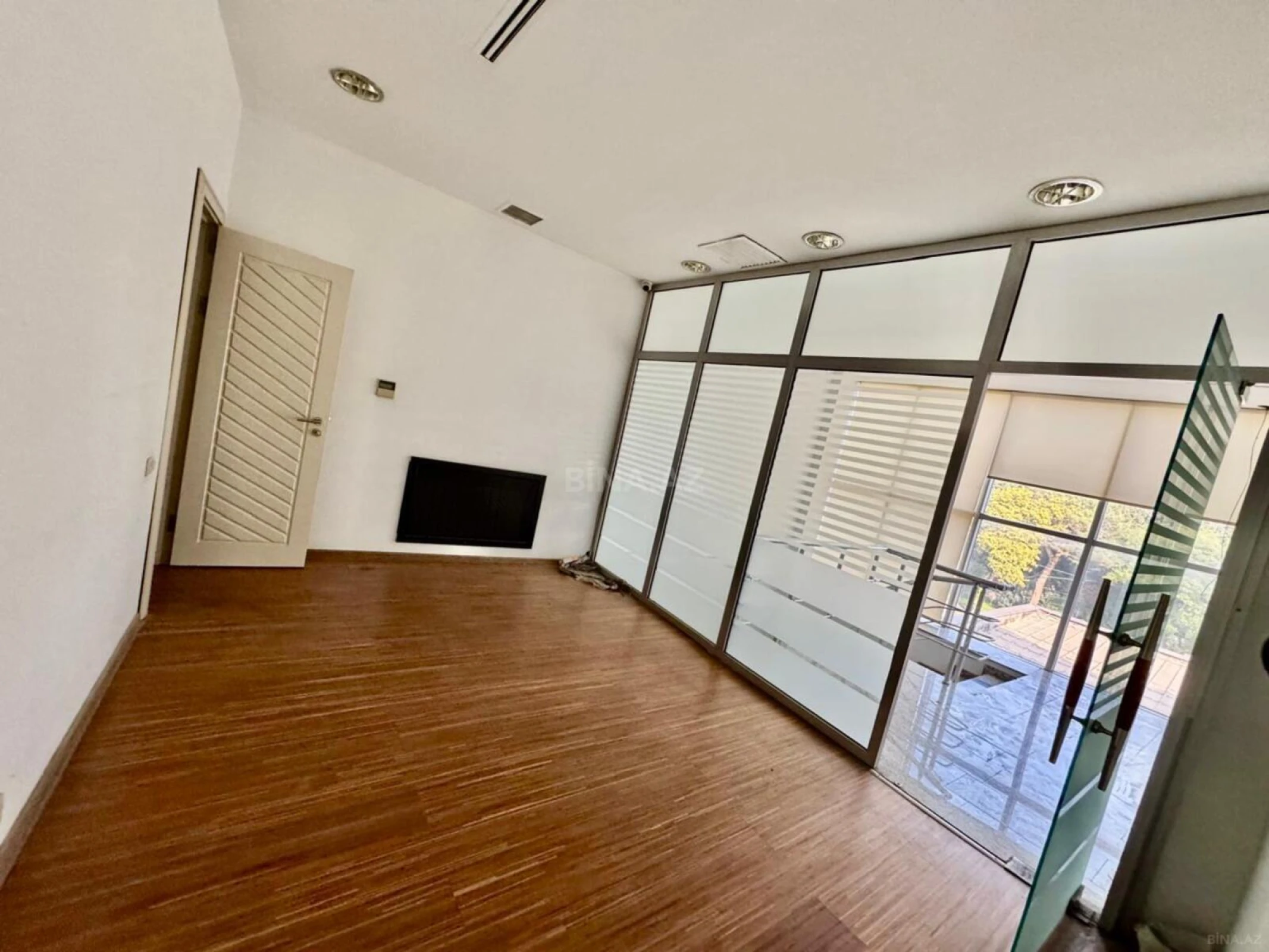 Kirayə verilir obyekt 150 m²