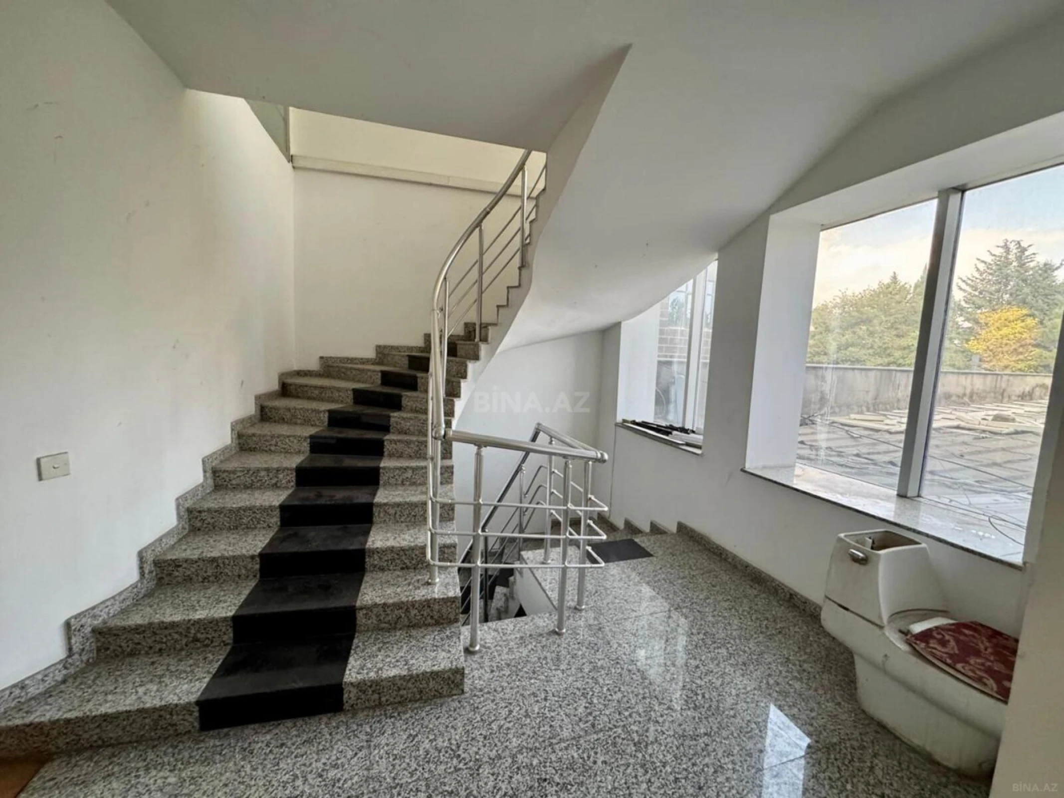 Kirayə verilir obyekt 150 m²