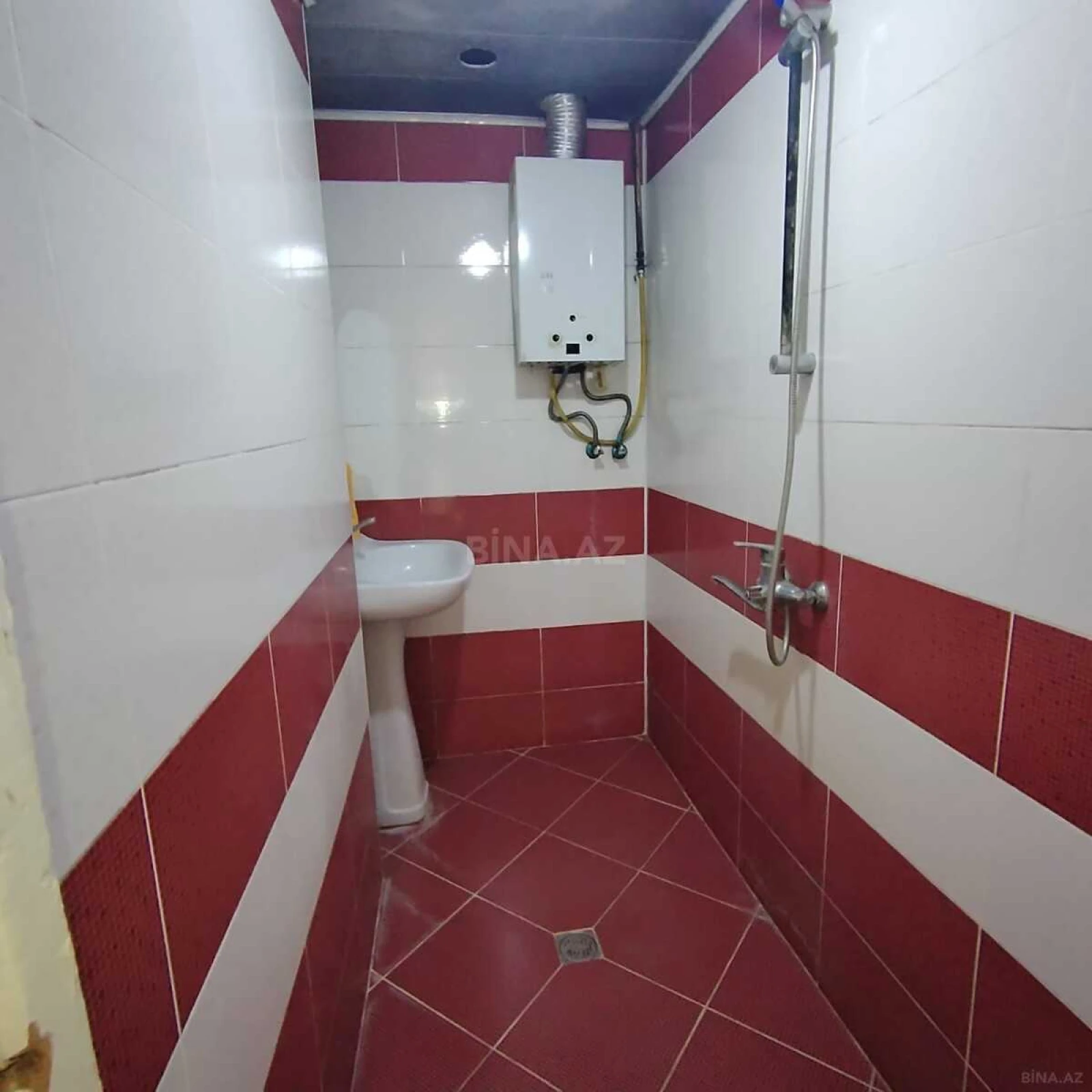 Satılır 1 otaqlı mənzil 40 m²