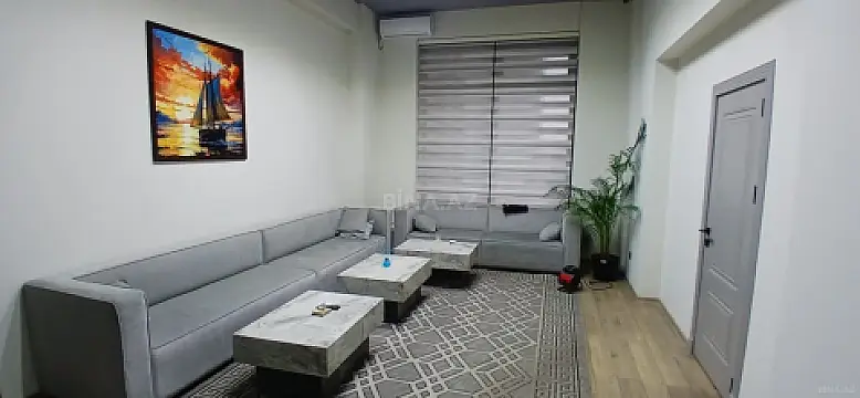 Satılır obyekt 700 m²