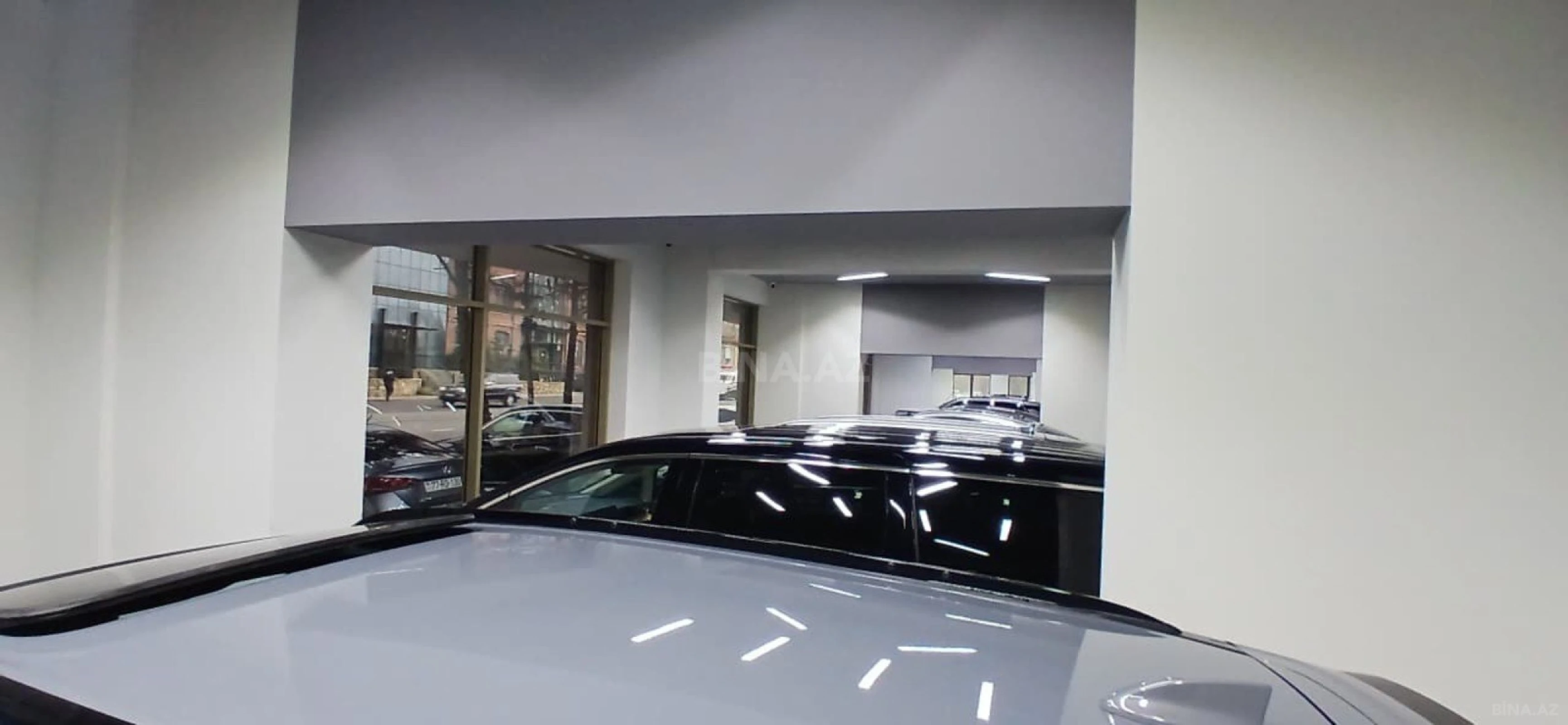 Satılır obyekt 700 m²