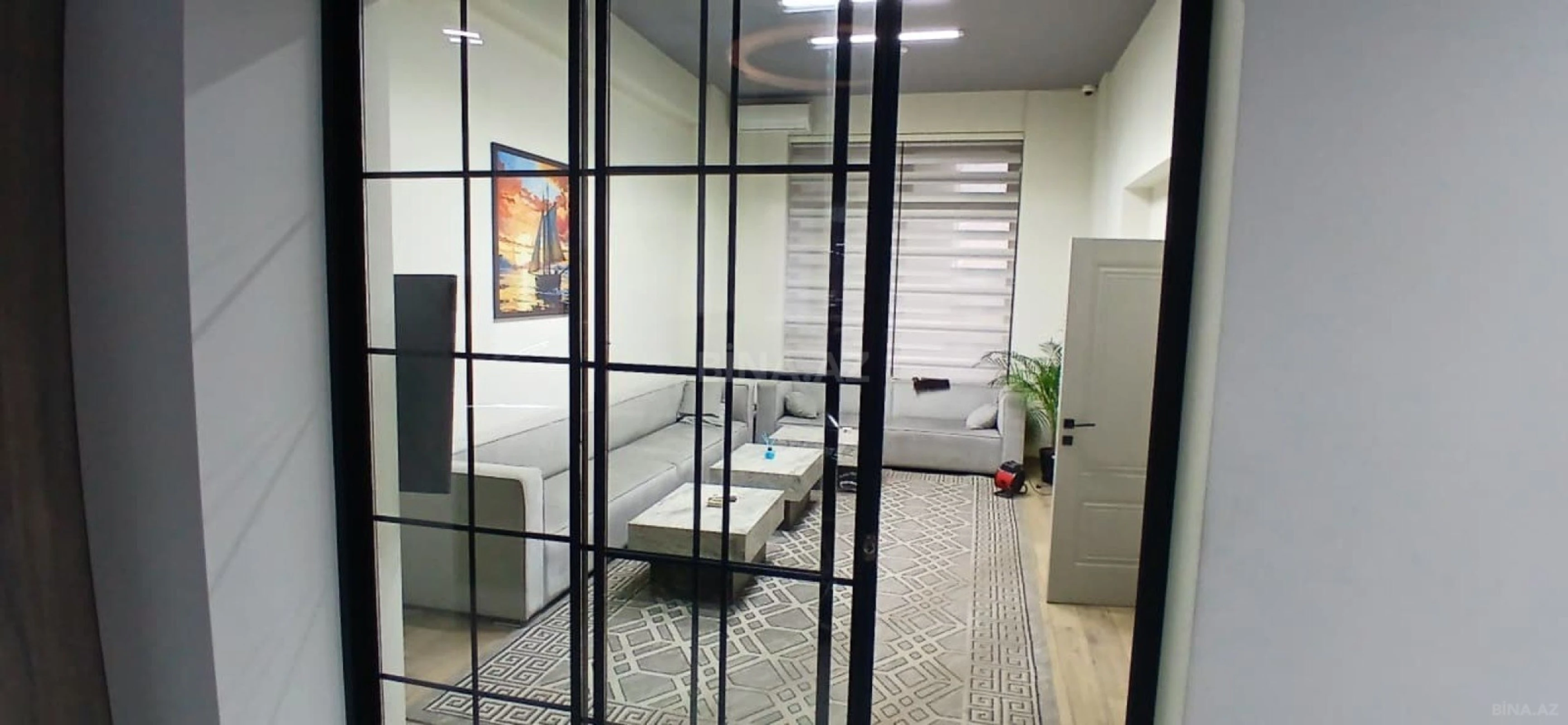 Satılır obyekt 700 m²