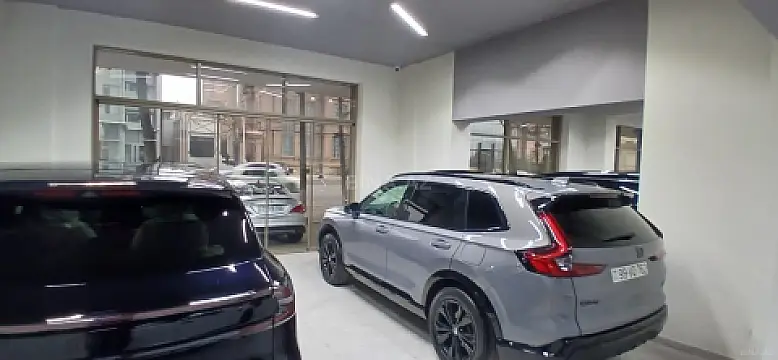 Satılır obyekt 700 m²