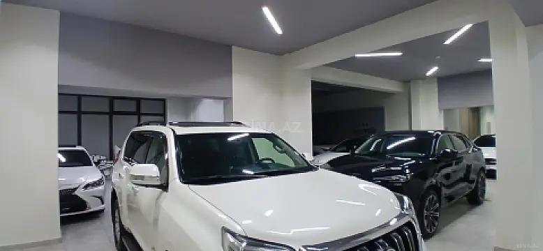 Satılır obyekt 700 m² — Bakı, Badamdar 700.00 m²
