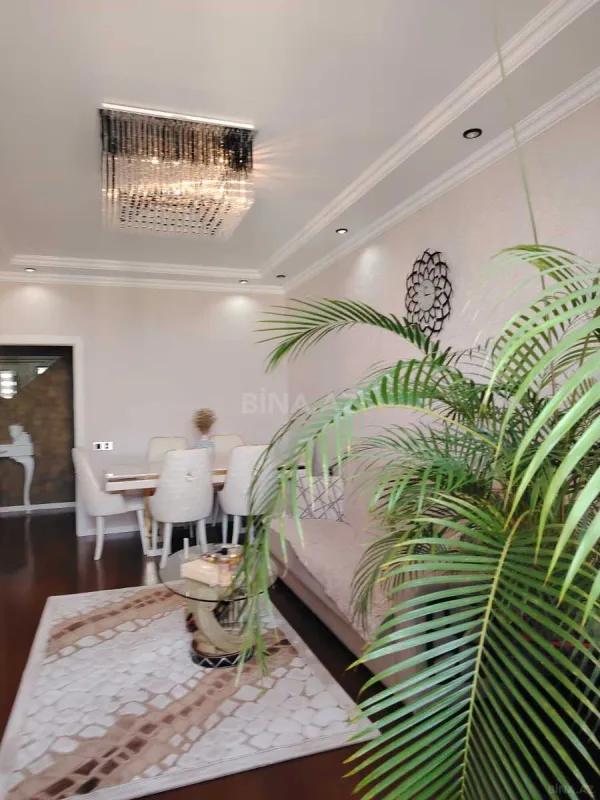 Satılır 3 otaqlı mənzil 127 m²