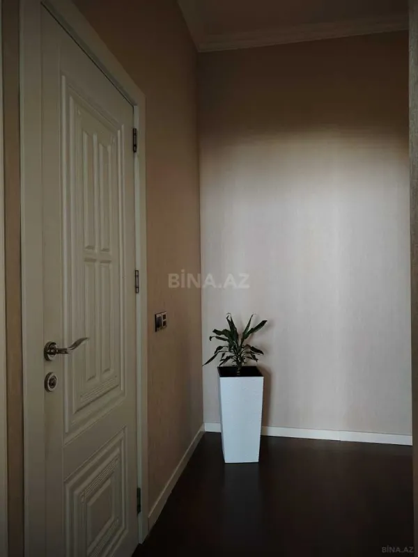 Satılır 3 otaqlı mənzil 127 m²