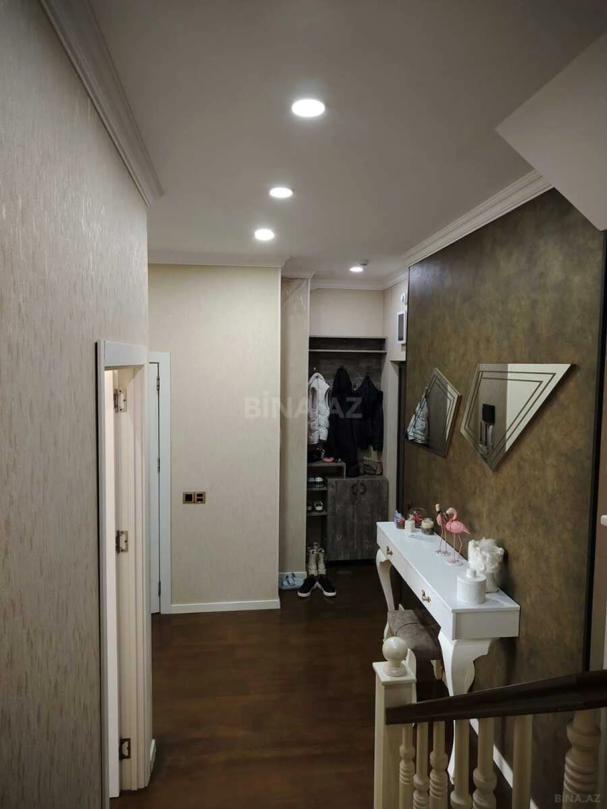 Satılır 3 otaqlı mənzil 127 m²