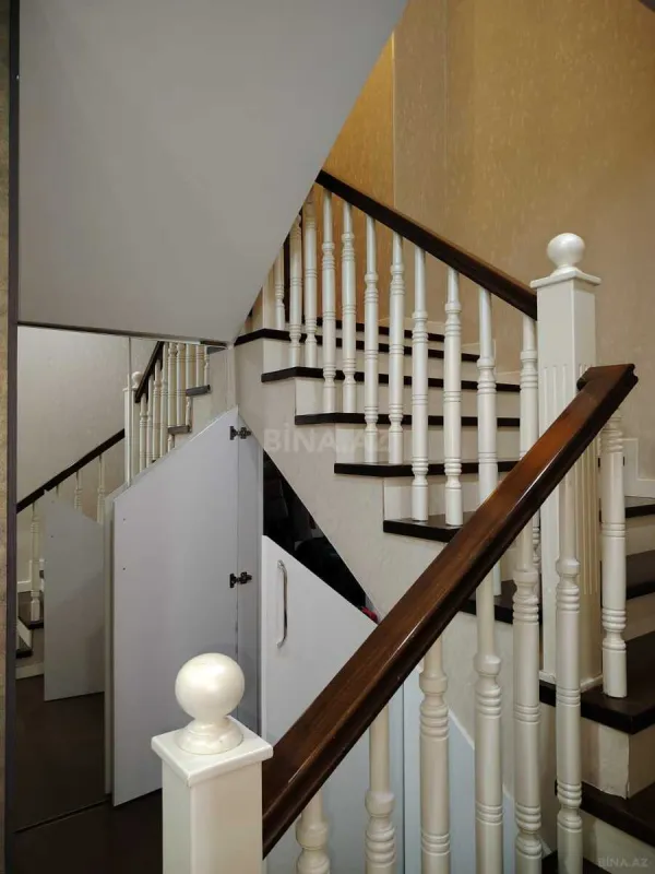 Satılır 3 otaqlı mənzil 127 m²