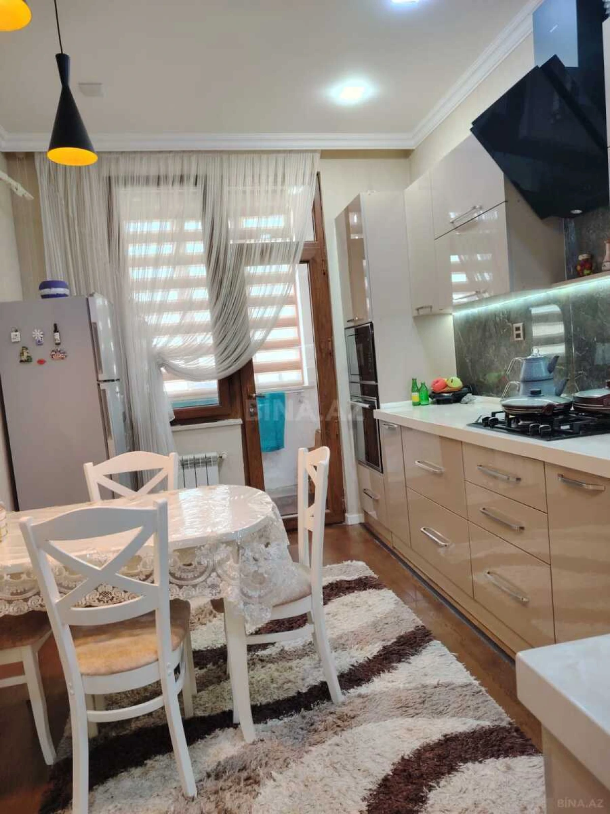 Satılır 3 otaqlı mənzil 127 m²