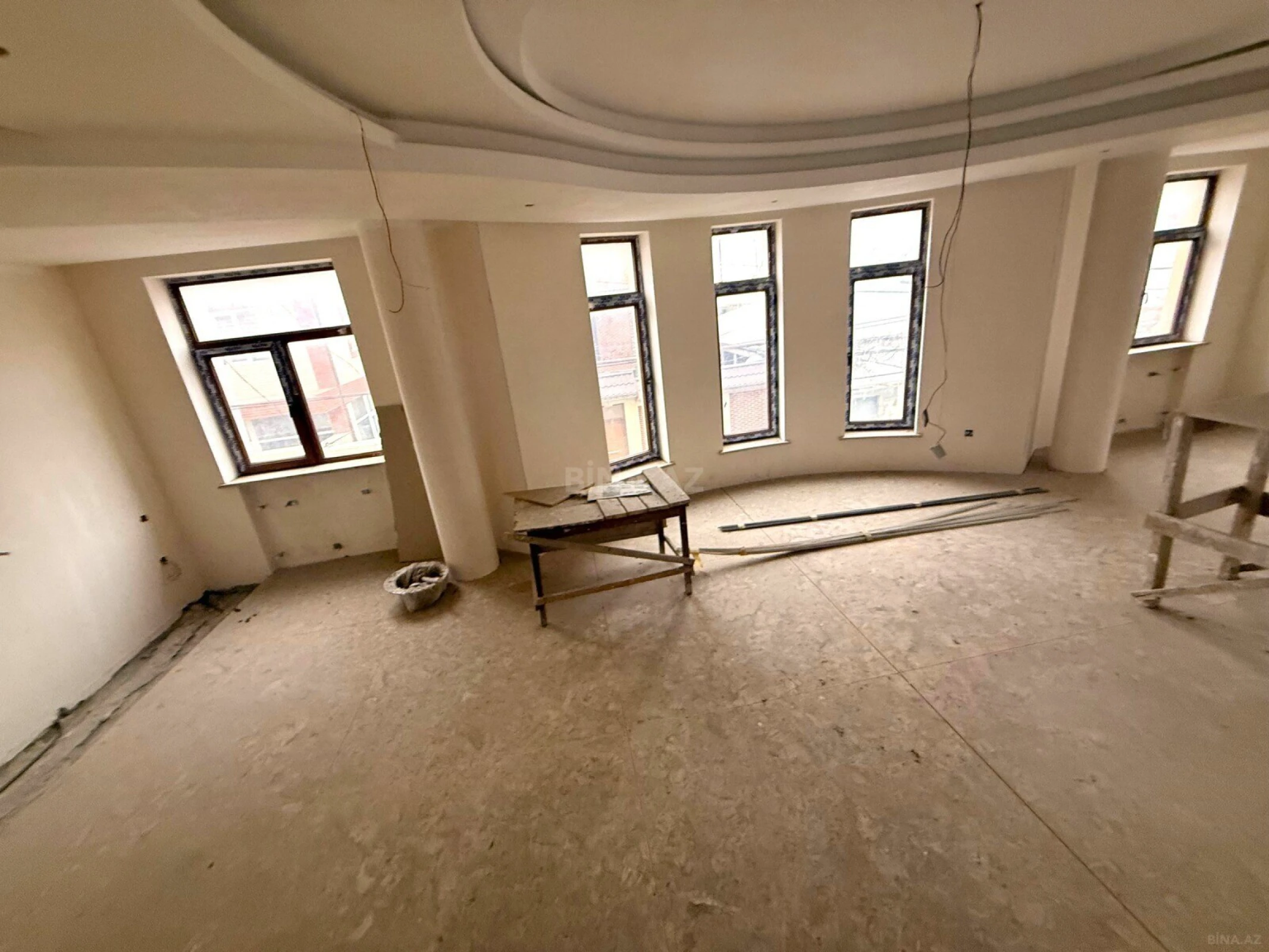Satılır 8 otaqlı həyət evi 650 m²