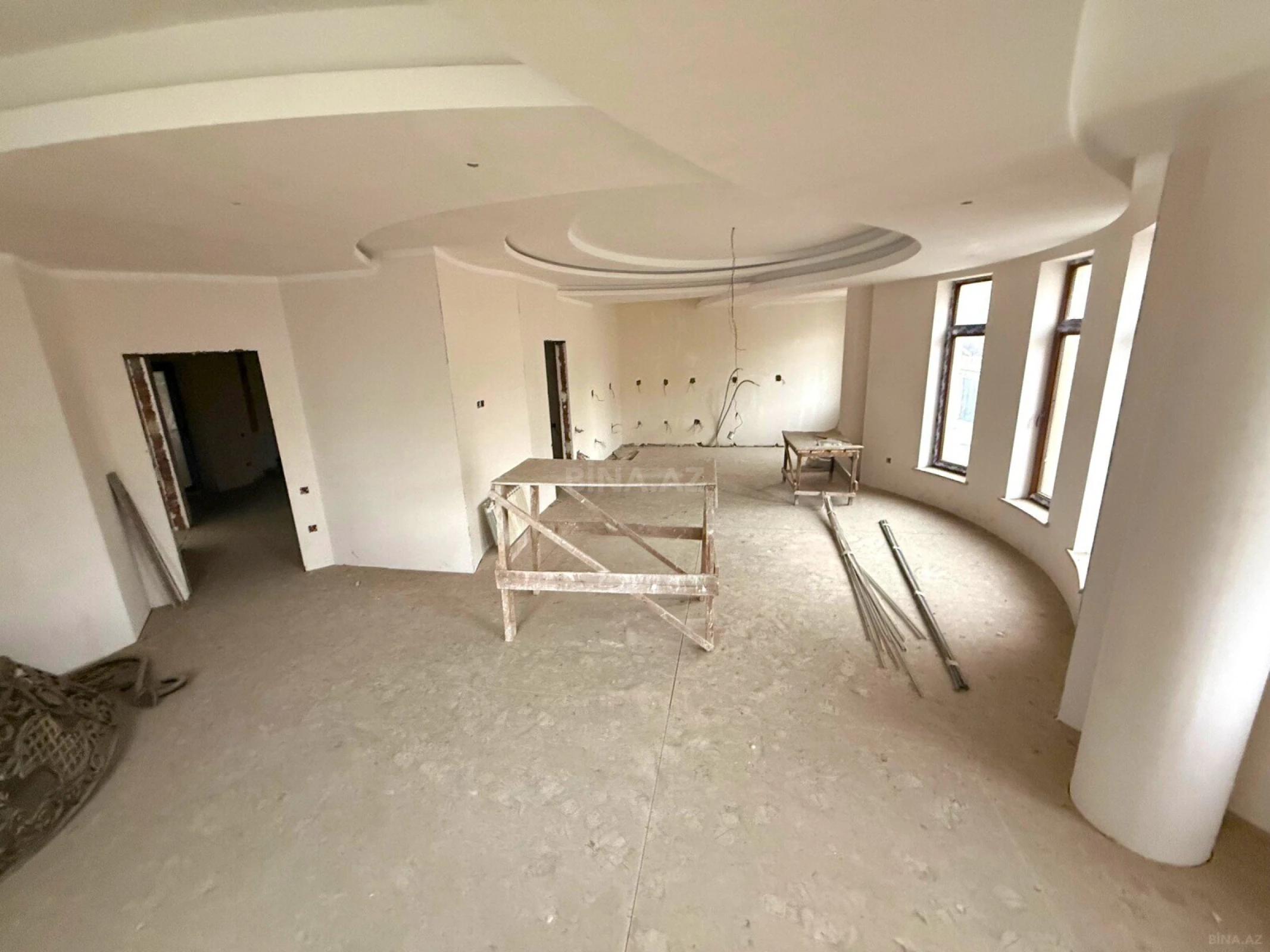 Satılır 8 otaqlı həyət evi 650 m²