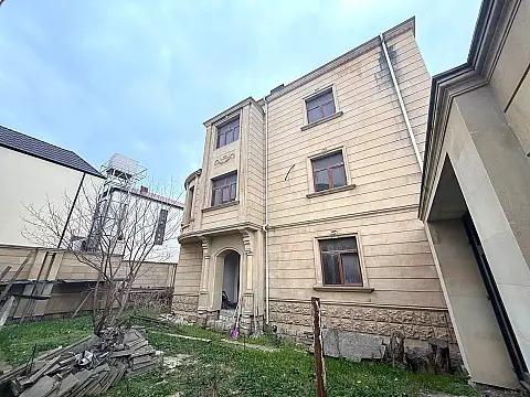 Satılır 8 otaqlı həyət evi 650 m²