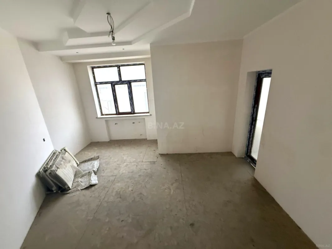 Satılır 8 otaqlı həyət evi 650 m²