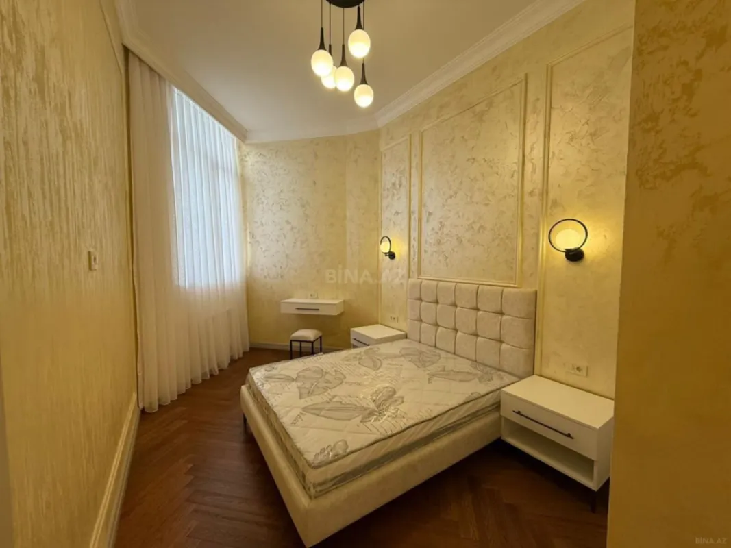 Satılır 3 otaqlı mənzil 140 m²